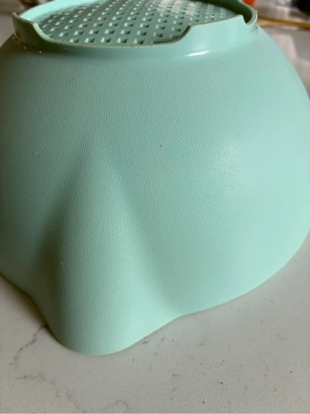 Tupperware Mint Green Plastic Strainer with Handle - Kitchen Colander